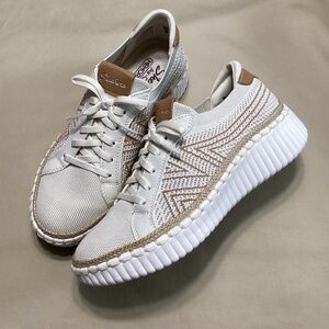 Skechers Stretch Fit Wilshire Blvd Bellevue Slip on